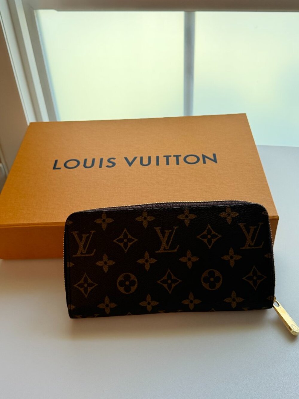 Louis Vuitton Monogram Zippy Wallet Fuchsia Interior - LIKE NEW Full Set